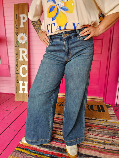 Relaxed Flared Jeans