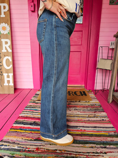 Relaxed Flared Jeans