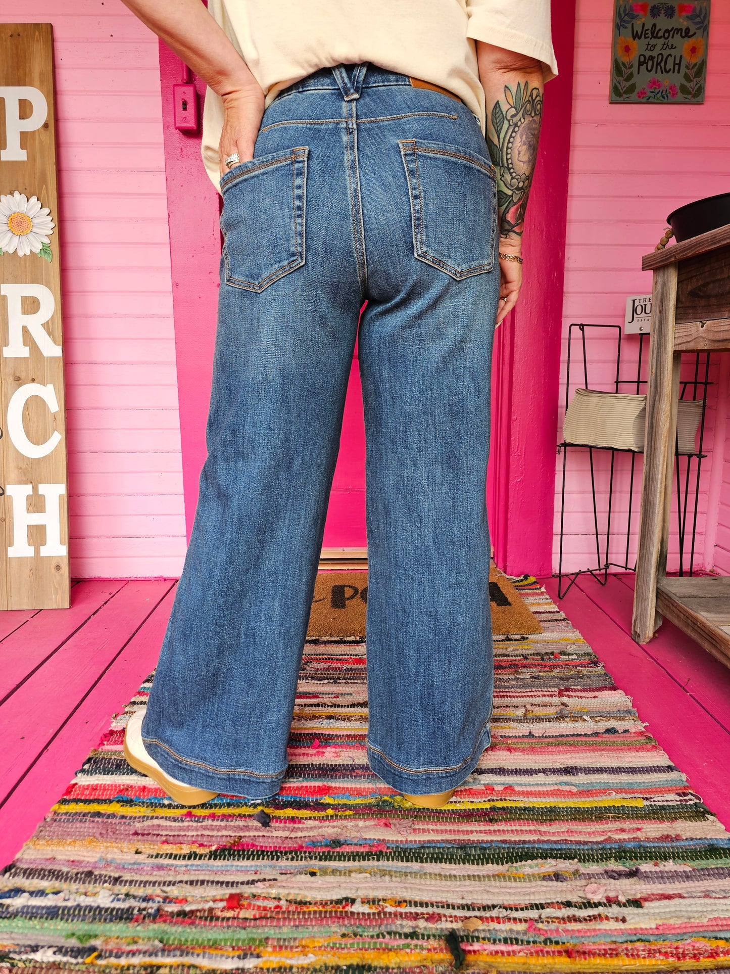 Relaxed Flared Jeans